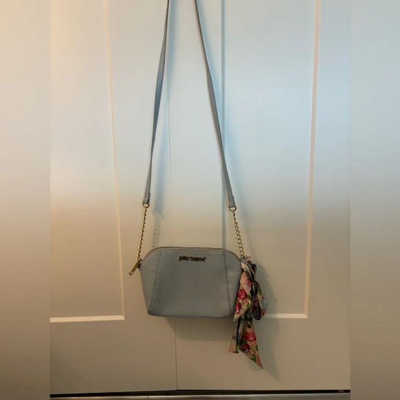 Betsey 💋 Johnson Women's XO Anaya Crossbody with Scarf and Chain Strap  Handbag - Picture 5 of 10